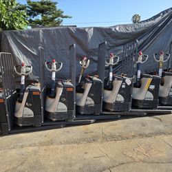 Crown Pallet Jacks 
