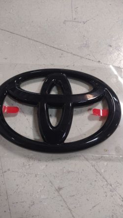 Toyota emblem