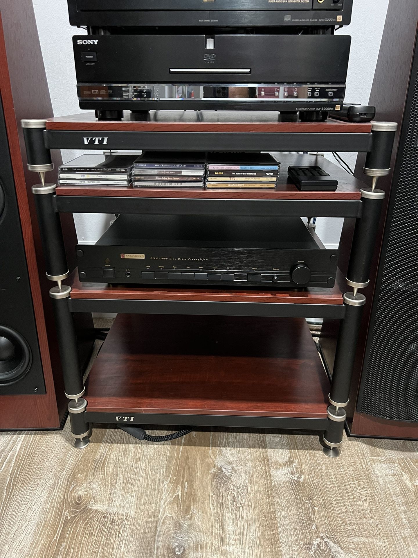 VTI Audio Rack