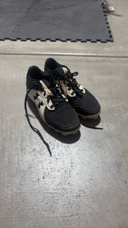 Baseball cleats