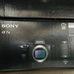 Sony a7 III // 28-70mm Camera Kit