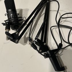 Maono AU-A04 USB Streaming Microphone Kit with Boom Arm