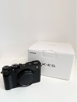 Fujifilm X-E5 Mirrorless Camera (Black) – Excellent Condition – Complete with Box & Accessories