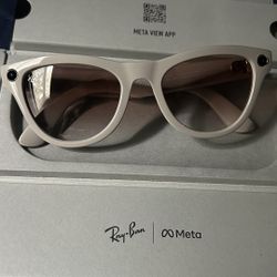 RayBan Meta Glasses Skyler