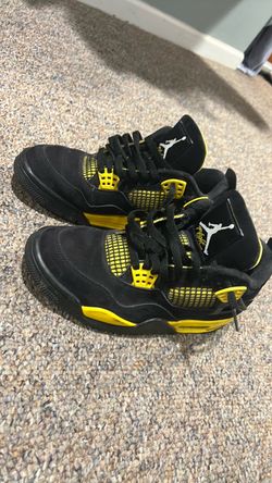 Size 8, Jordan 4 Yellow Thunders