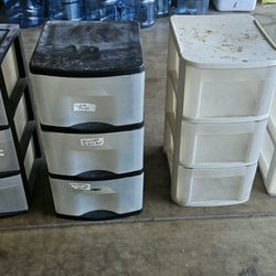5 Lot Plastic Drawers