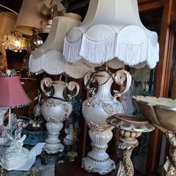 REALLY Nice Set Of Peal And  LOTS OF GOLD TRIM  THEY WORK  GREAT  ONE SHADE HAS A  SMALL  TEAR IN THE BACK 