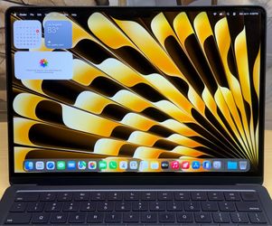 MacBook Air M2 Chip 13” 512GB SSD Midnight