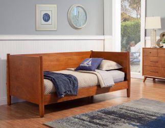 Flynn Acorn Twin Daybed New