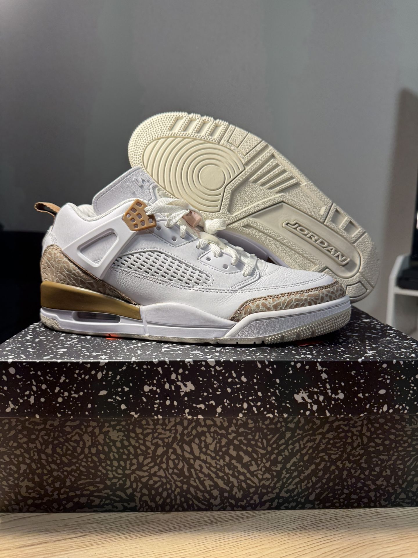 Jordan Spizike Brown/White Size 9 M