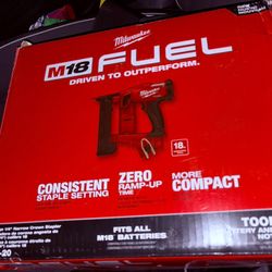 Milwaukee m18Fuel Staple 
