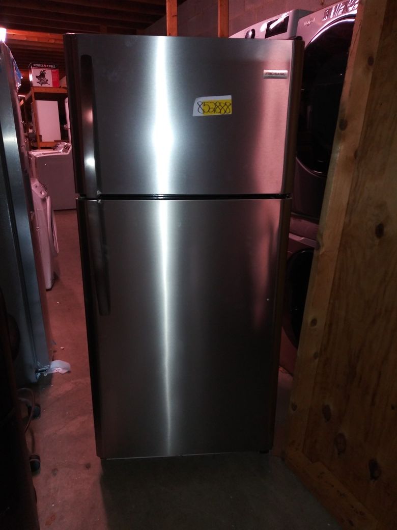 Frigidaire 18-cu ft Top-Freezer Refrigerator (EasyCare Stainless Steel) LFTR1821TF
