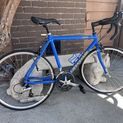 Cannondale R400 Road Bike 