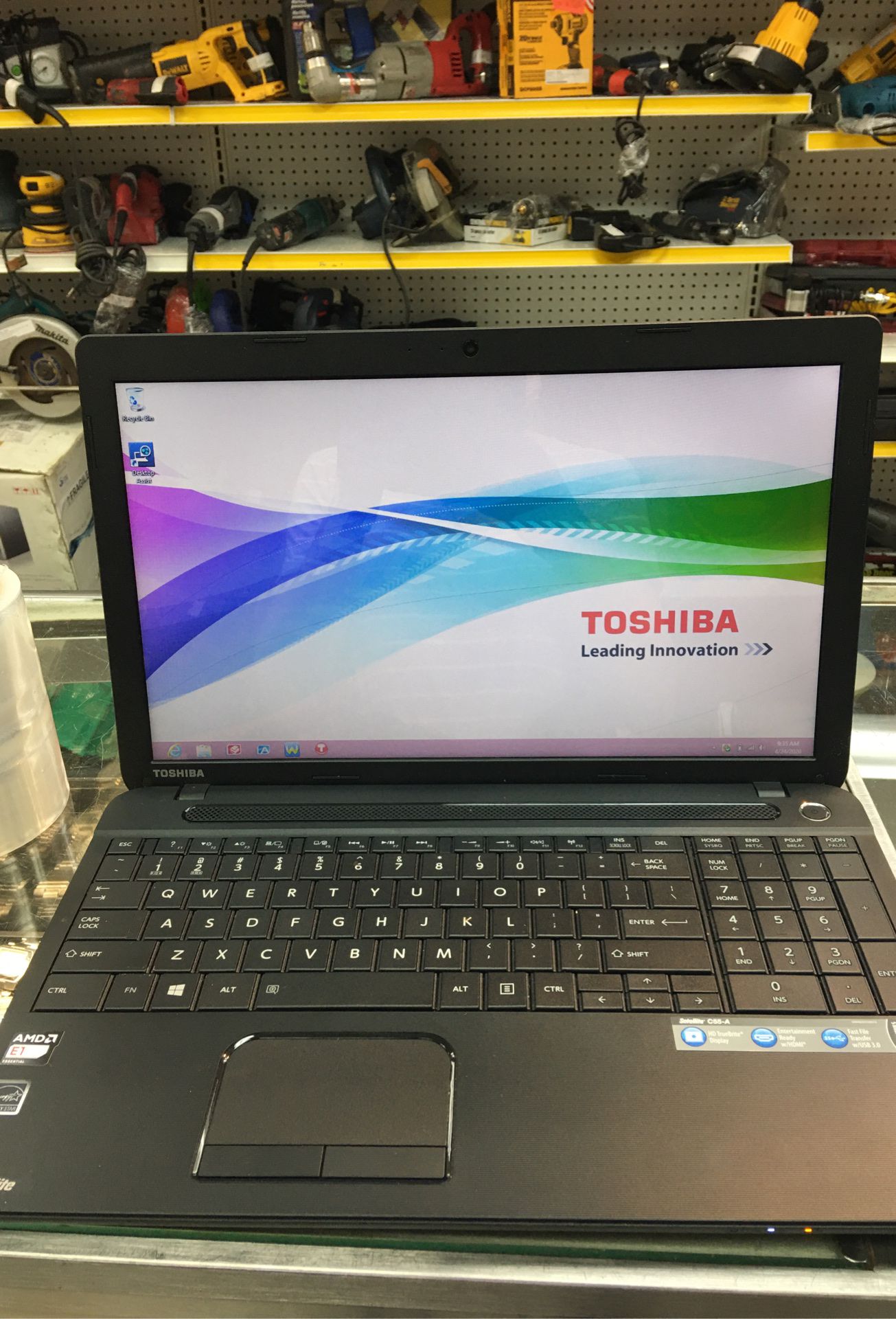 TOSHIBA satellites computer laptop windows 8