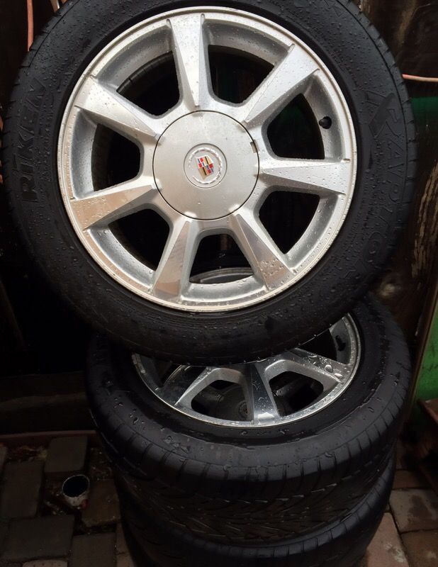 Cadillac CTS wheels with TPMS