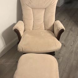 Dutailier Rocking Nursery Chair