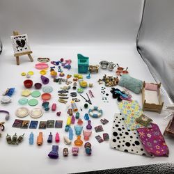 MINIATURES AND DOLL ACCESSORIES 
