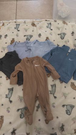 Nike Baby Clothing Bundle 5 Pieces