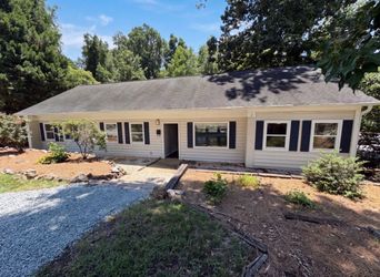 Unit 0202 | 3 bd | 2 ba | 2,155 sqft 1322 Carolyn Dr, Charlotte, NC 28205