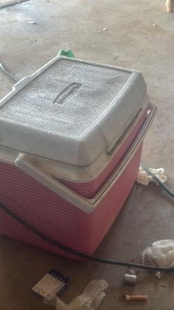 Pink Hard-Shell Cooler Ice Chest