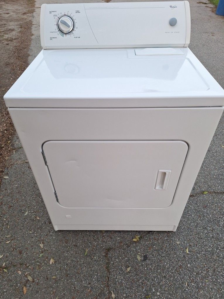 Secadora whirlpool su parte nueva trabaja muy bien y en muy buenas condiciones y muy limpia con una semana de garantía.