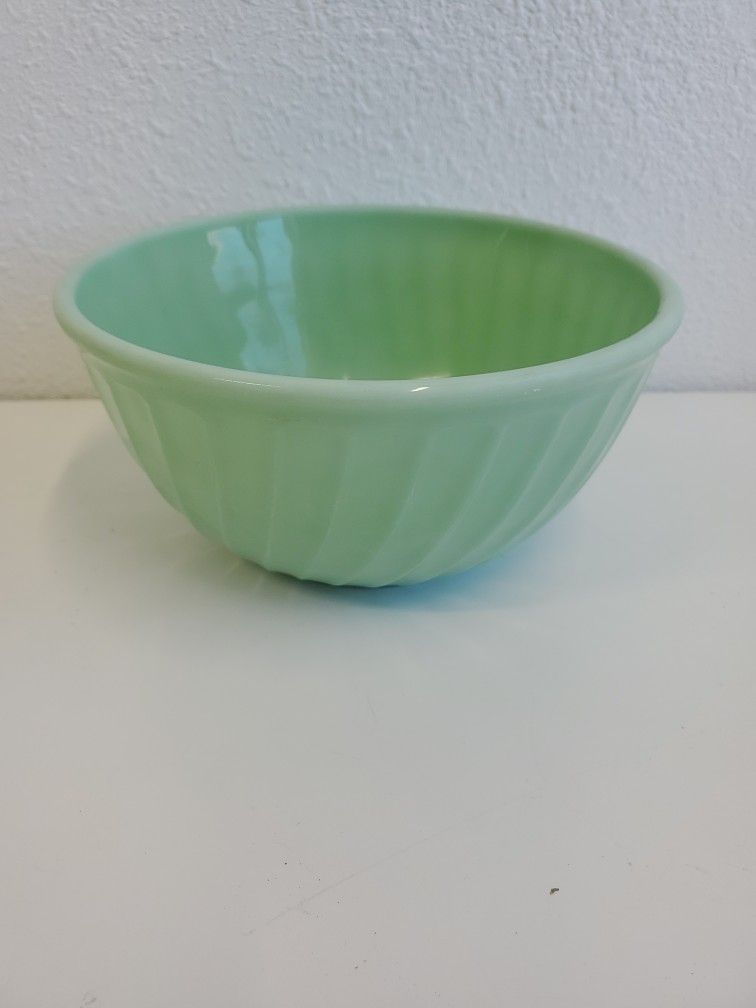 Vintage Fire King Jadeite 9" Swirl Green Glass Mixing Bowl