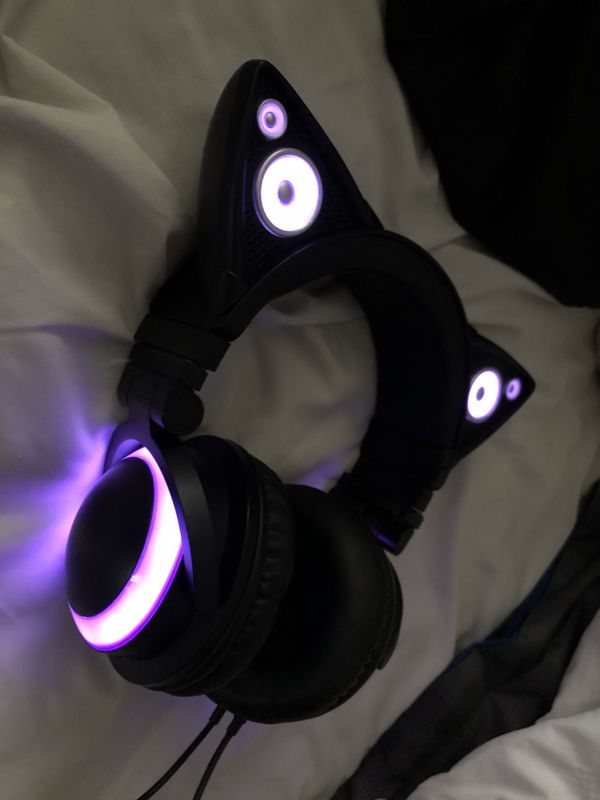 Brookstone Cat stereo headphones. Can also be used as a gaming mic for Sale in Charlotte, NC 
