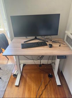 Desk, keyboard, mouse
