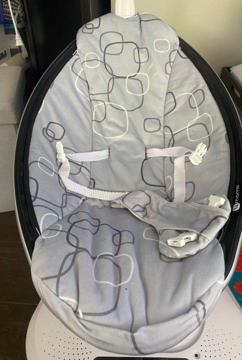 4 moms mamaroo + newborn
insert