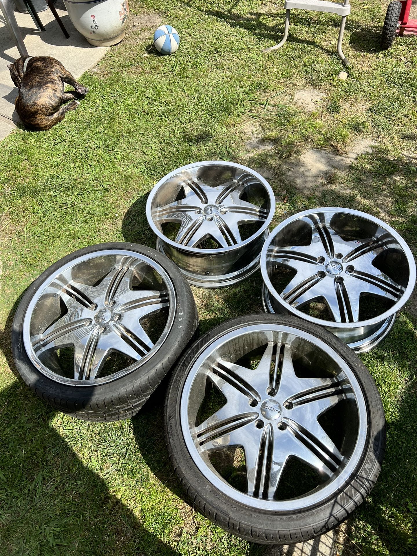 $140 Moz Wheel and Tires 245/35ZR20 95W XL-AS IS 5x115