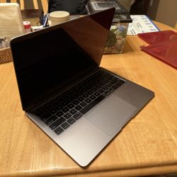 MacBook Air 13.9
