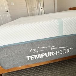 NEW Tempur-pedic mattress CA king