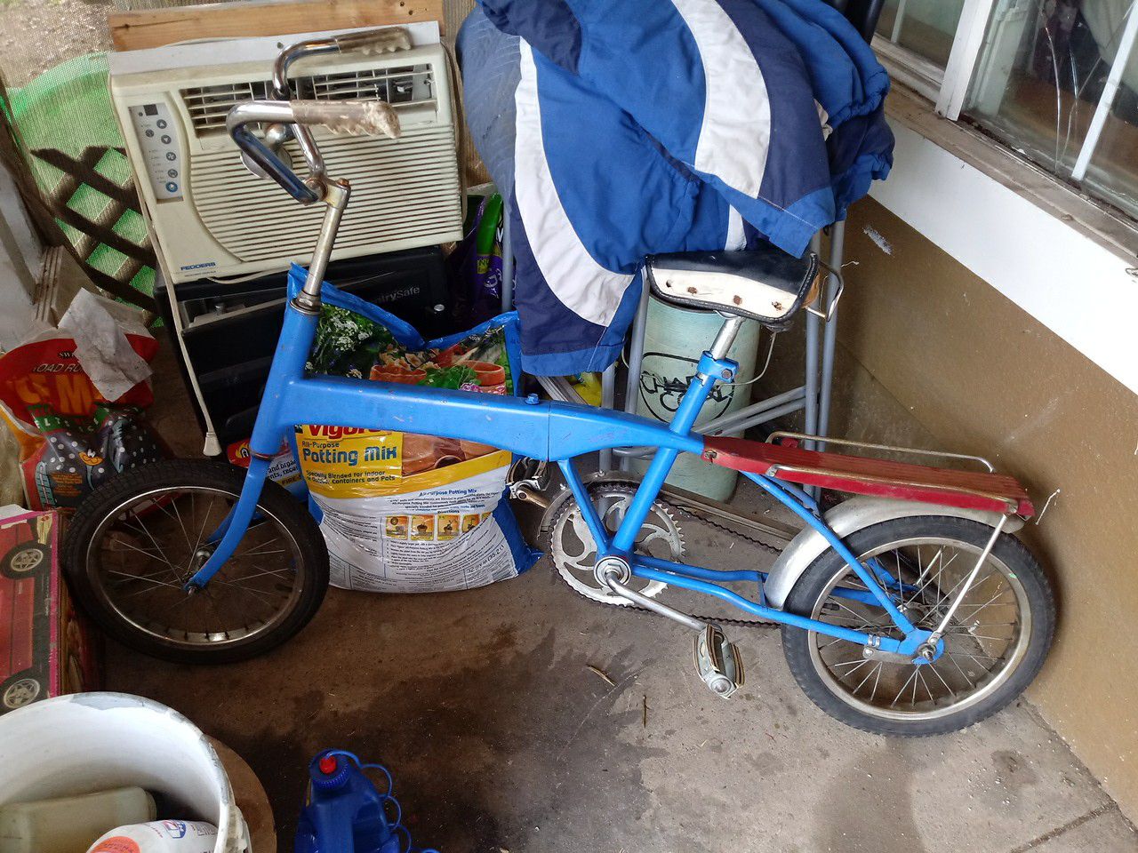 Antique hiLo fold up bike