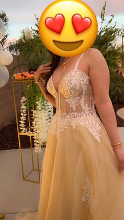 Engagement dress. Prom dress..dress 