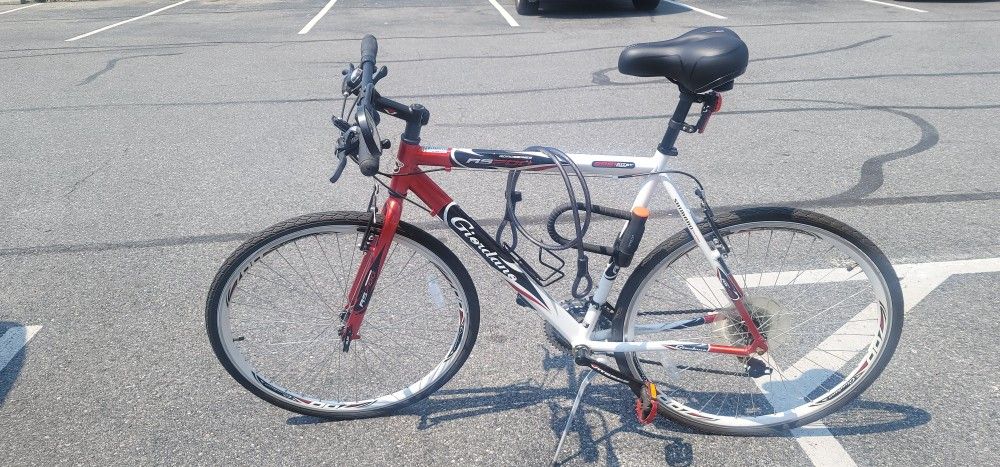 Giordano RS700 Hybrid Bike