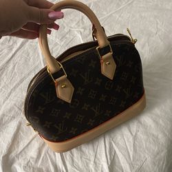 Louis Vuitton Bb Purse! $800 Or Best Offer!