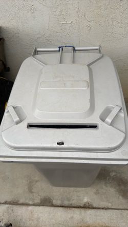 Shredding container