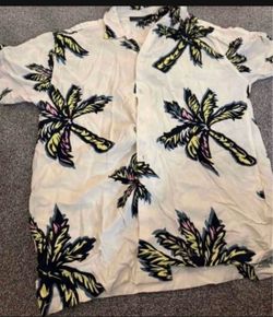 Men’s shirt size medium