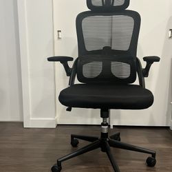 For Sale | Ergonomic Office Chair (Free Apple Magic Keyboard)