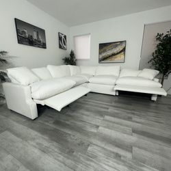 SECTIONAL WHITE BRAND CITY FURNITURE PERFECT CONDICION FREE DELIVERY 