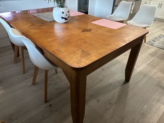 Solid wood table 6ft, expandable with leaf