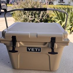 Yeti Roadie 20 Cooler 