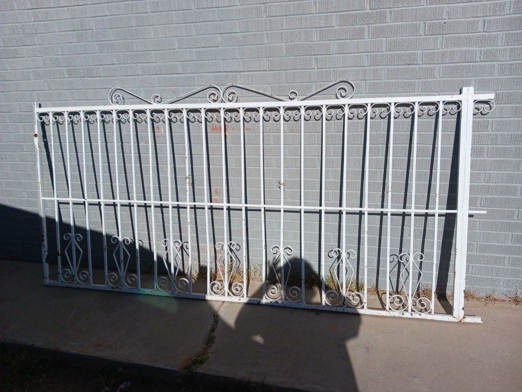 4 Ft Wrot Iron Fence By 8 Ft 2 Of Them