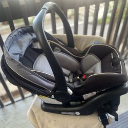 Like New! Graco SnugRide 35 Lite LX Infant Car Seat w/ Base (4-35 lbs) - Expires 2030!