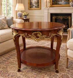 Classic Louis XV Style Ornate Round Occasional Table with Ormolu Gold Leaf Carving🌷