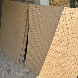 I 6 Of These Peg Boards 5x5 Roughly And Then Couple Long Ones 