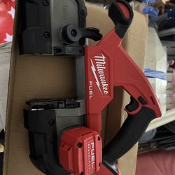 Milwaukee M18 Fuel Bandsaw