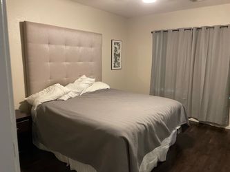 Plush King beautyrest Black mattress