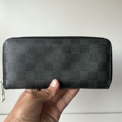 Authentic Louis Vuitton Damier Graphite Zip Wallet