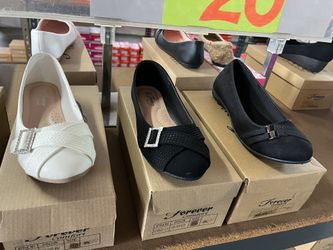Beautiful Woman Shoes 3 Pairs For $20